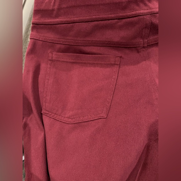 HUE - NWT - XL - Burgundy - Looks like Jeans - Feels like Leggings - Picture 5 of 11
